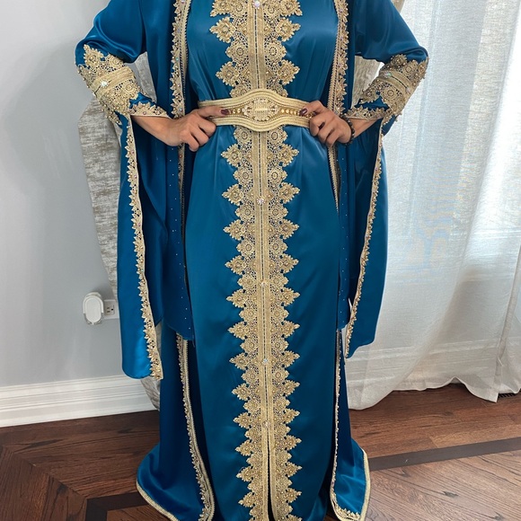 New with tag very elegant - Picture 3 of 6